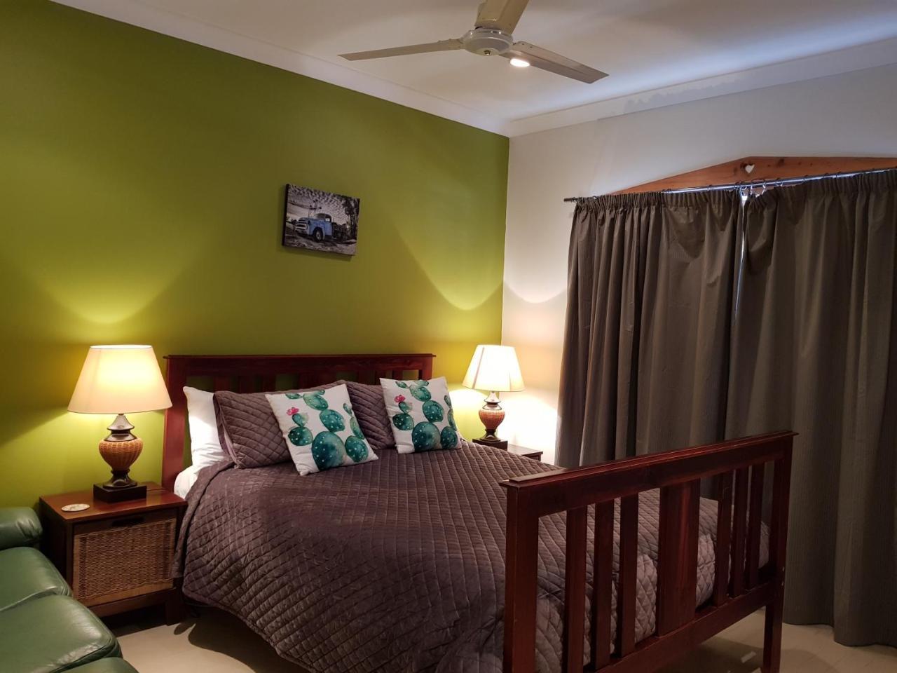 Sonja'S Bed And Breakfast Lightning Ridge Eksteriør bilde